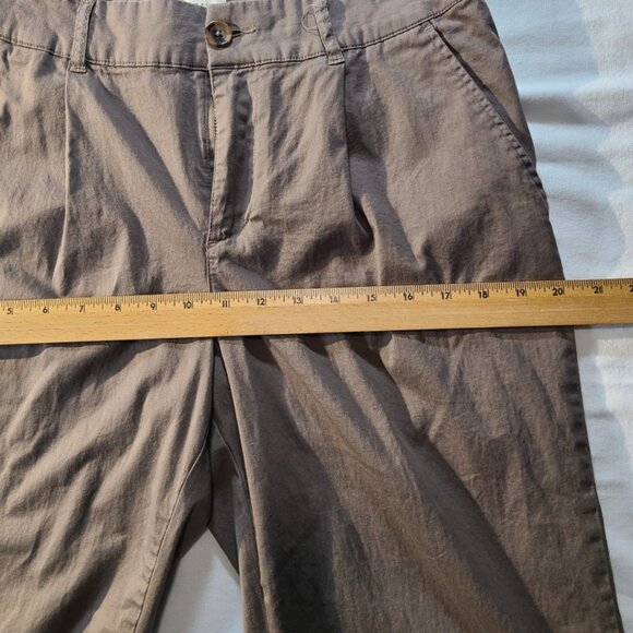 A New Day Taupe Chino Pants Size 8 High-Rise Pleated Front Tapered Leg - Picture 8 of 8